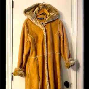 Suede and Sherpa jacket. Ann Klein.
